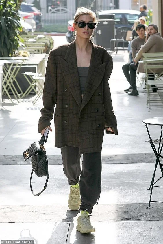 Estilo oversize dobladillos a full