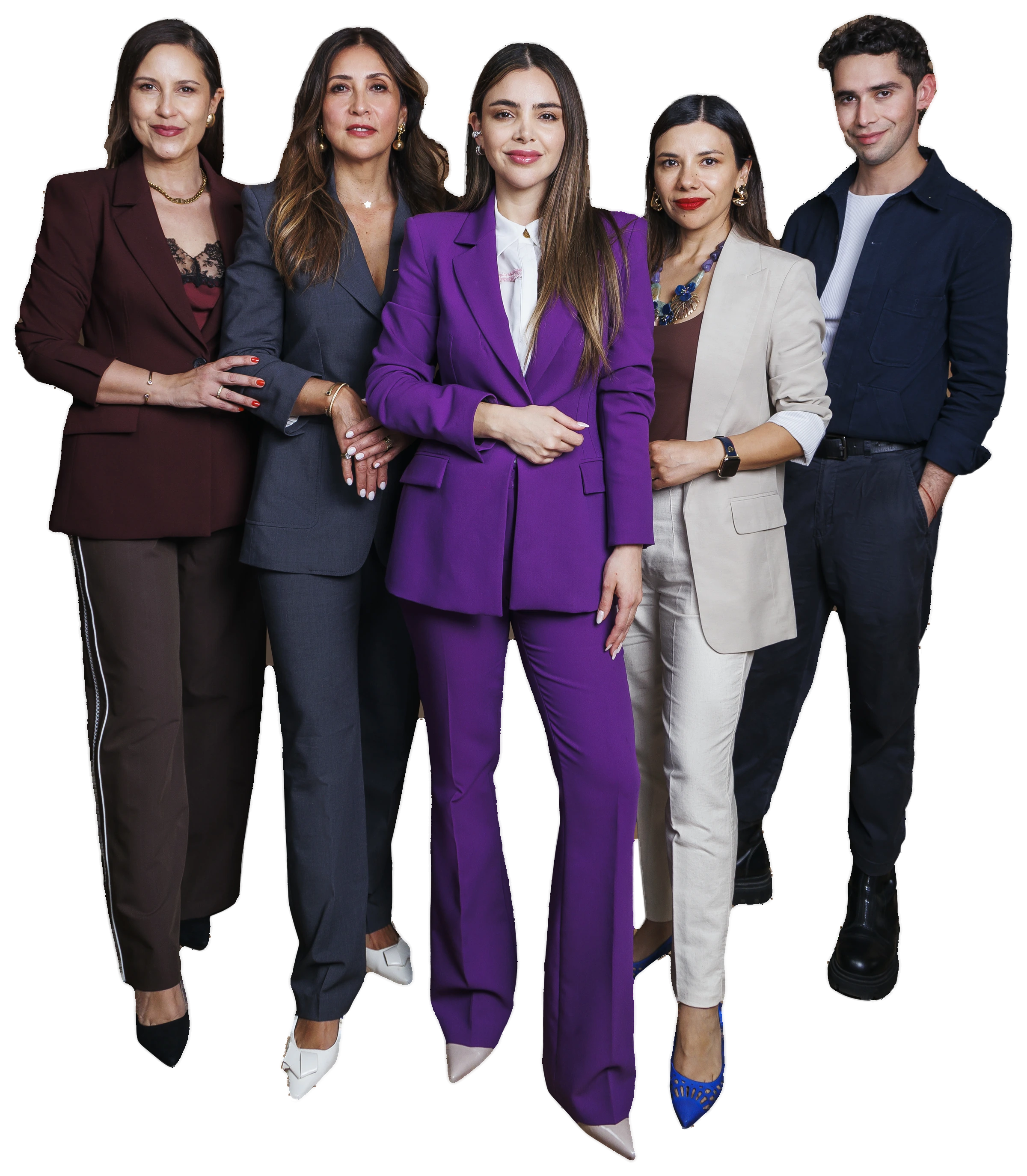 Equipo de DM IMAGE de pie, con trajes formales